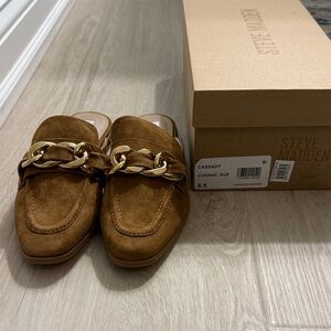 Steve Madden Cassady Suede Mules with Gold Chain - Cognac New